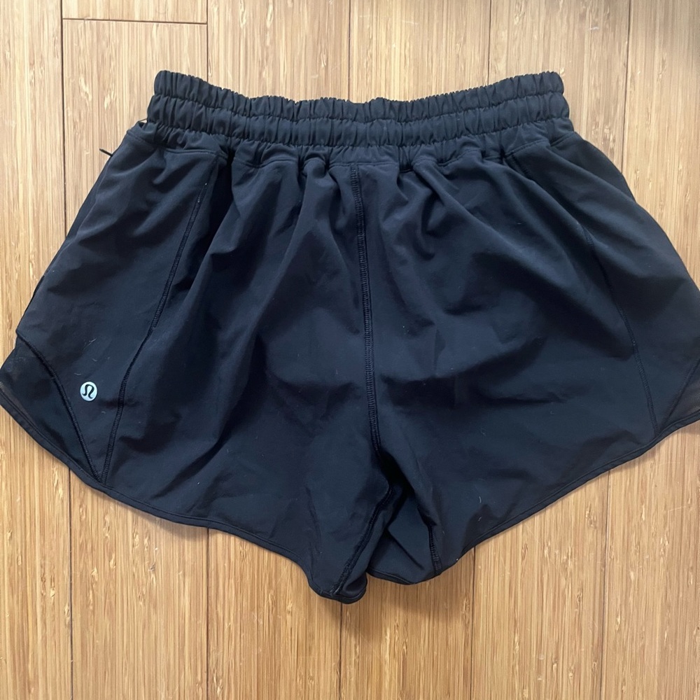 lululemon hotty hot lined shorts